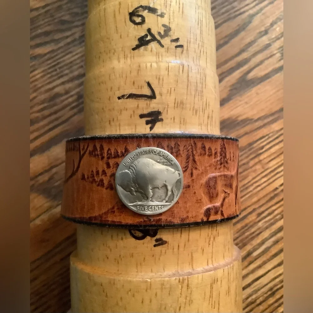 Retro DeNovo Jewelry leather cuff